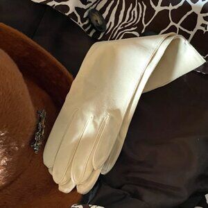 Vintage 3/4  Length Ivory Off White Gloves Midcentury 1950s vintage size 7